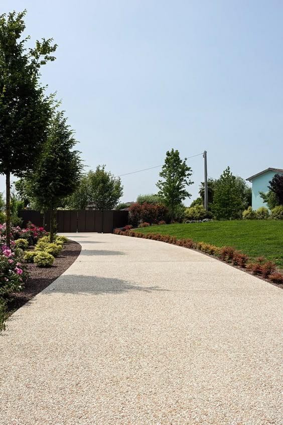 béton désactivé allée de jardin moderne