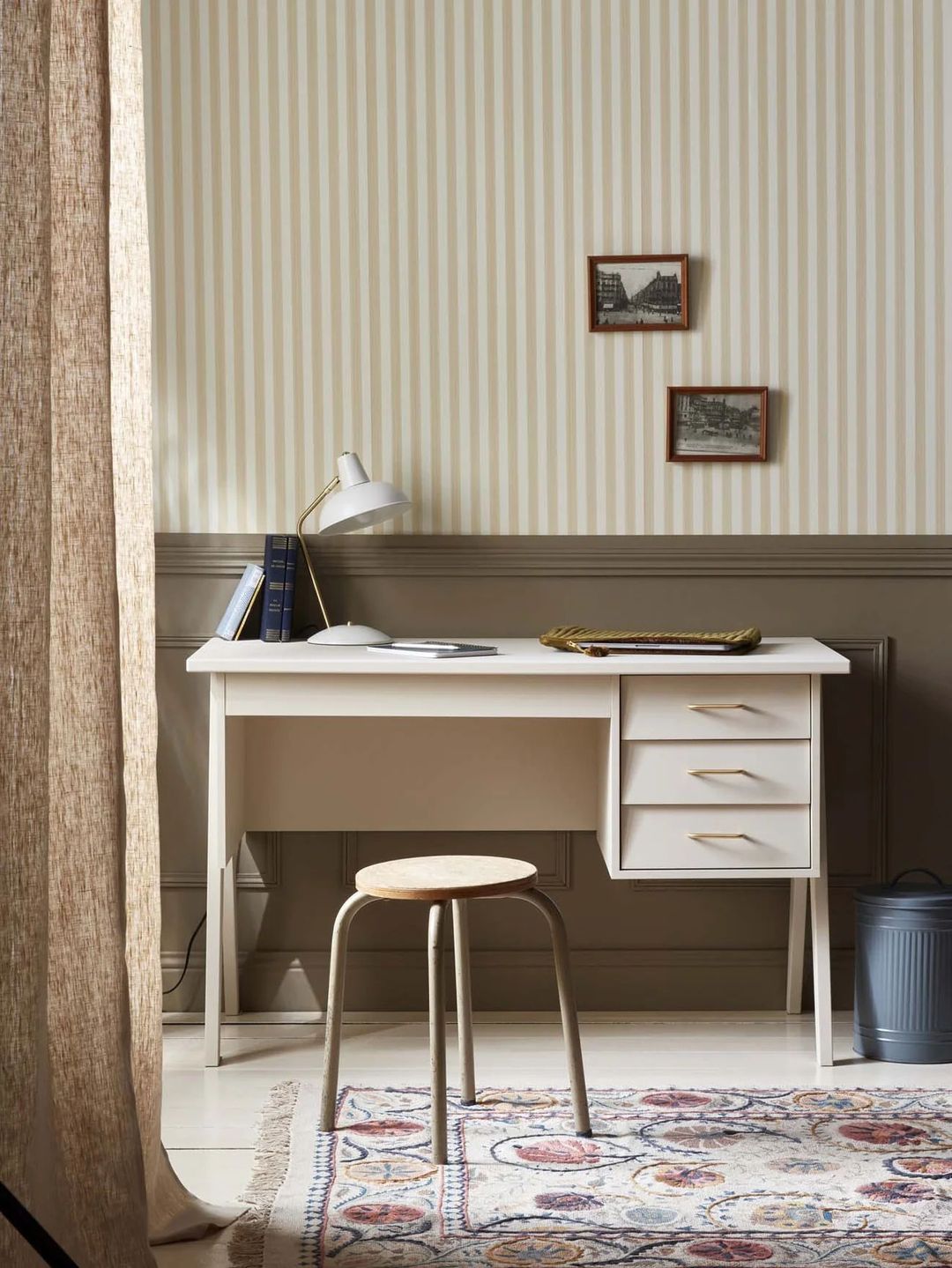 bureau enfant fille sobre