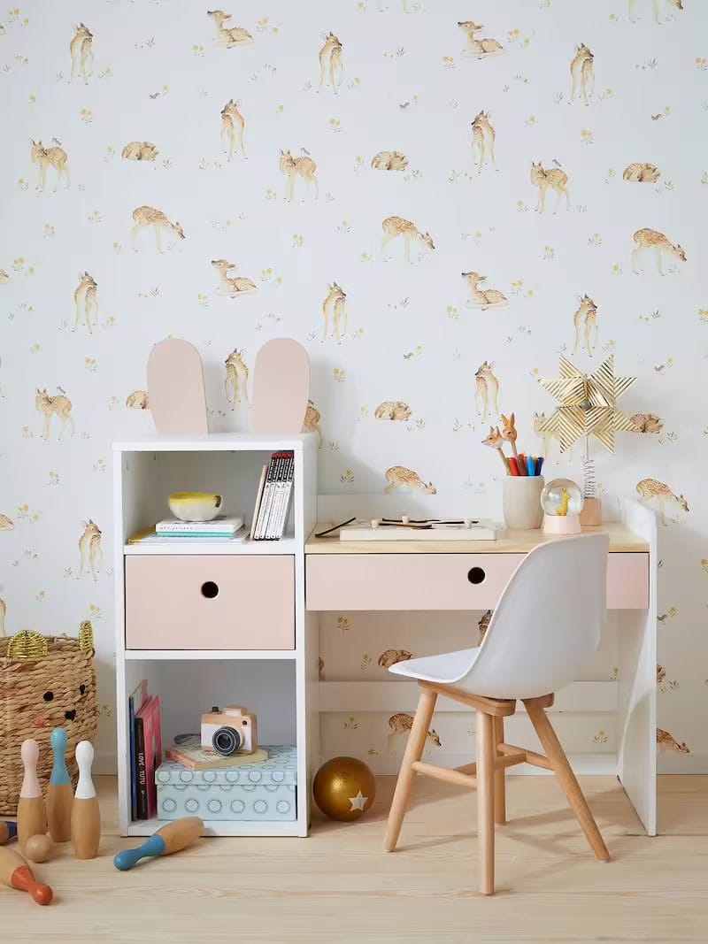 bureau pour fillette en maternelle