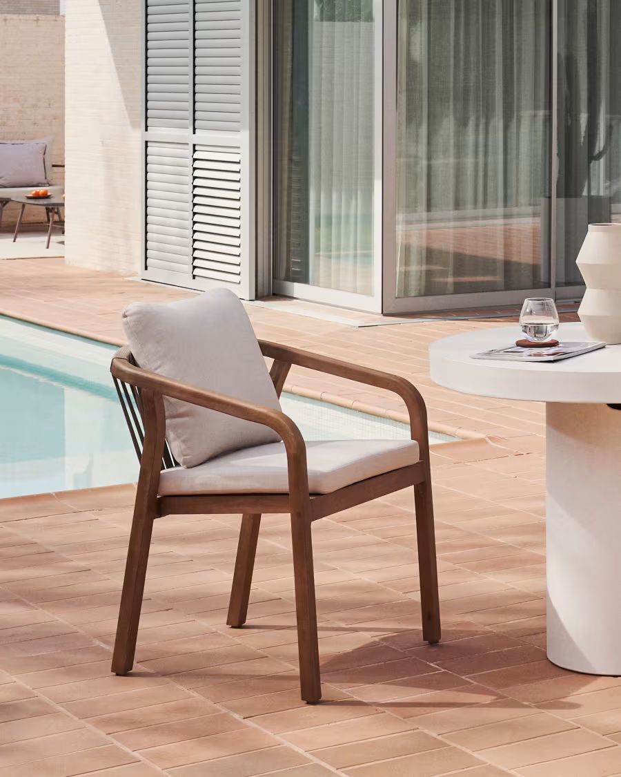 chaise bois d'eucalyptus