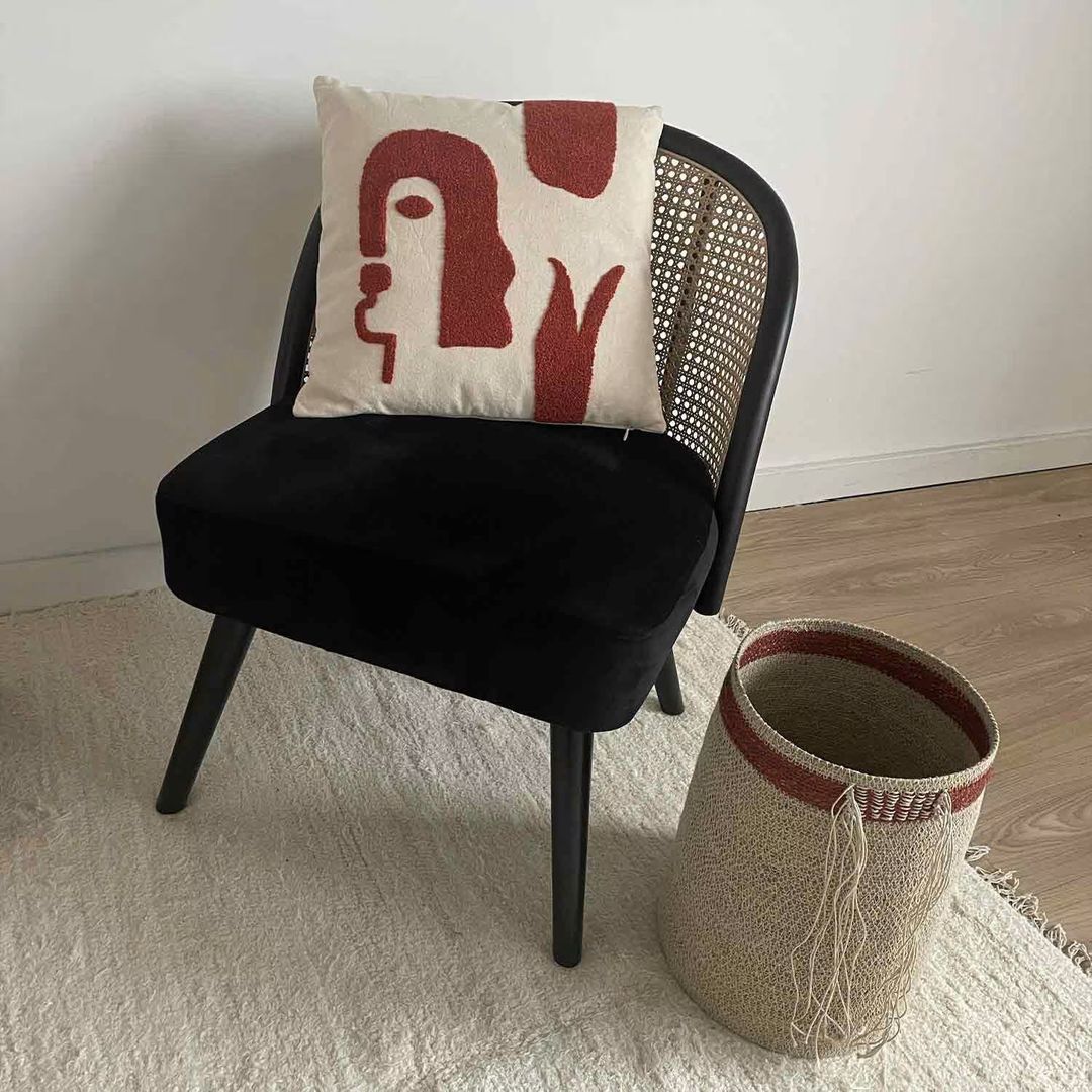 coussin motif terracotta