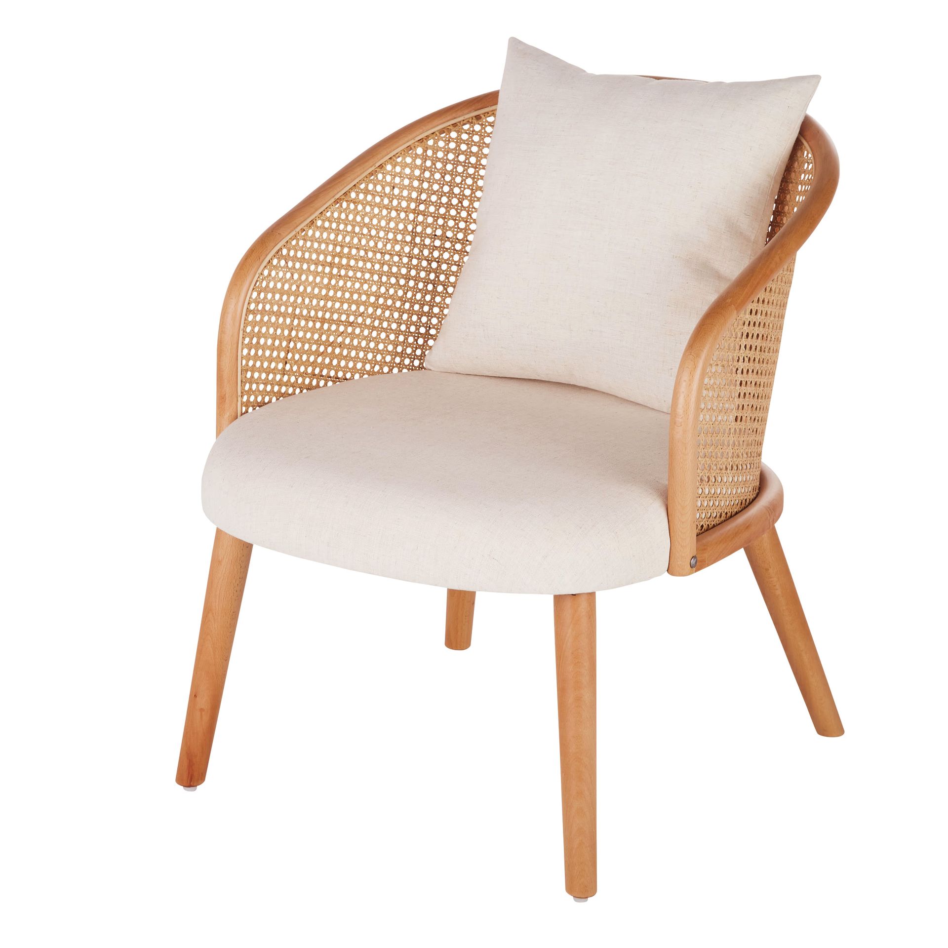 fauteuil écru et cannage en rotin