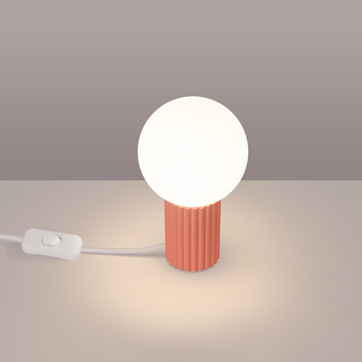 Lampe de bureau aluminium pêche H 19 cm
