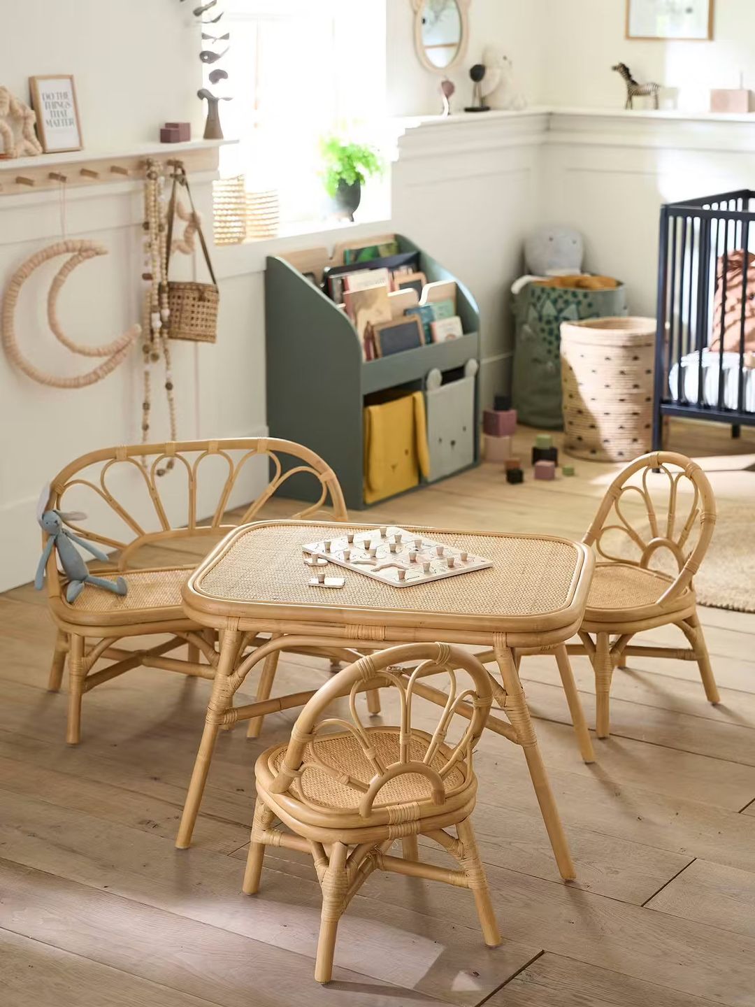 Ensemble table + 2 chaises en rotin