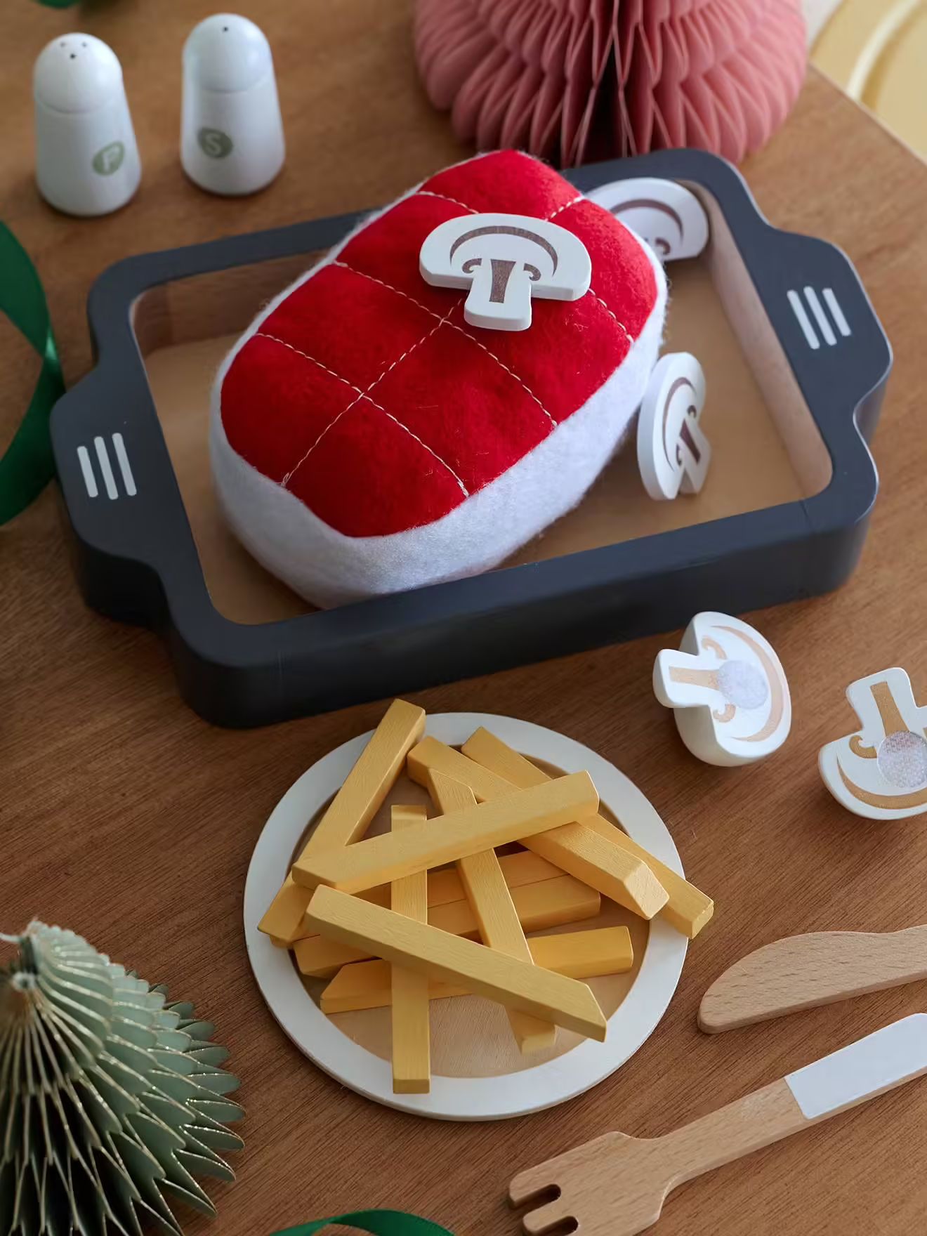 Rôti et accessoires en feutrine et bois