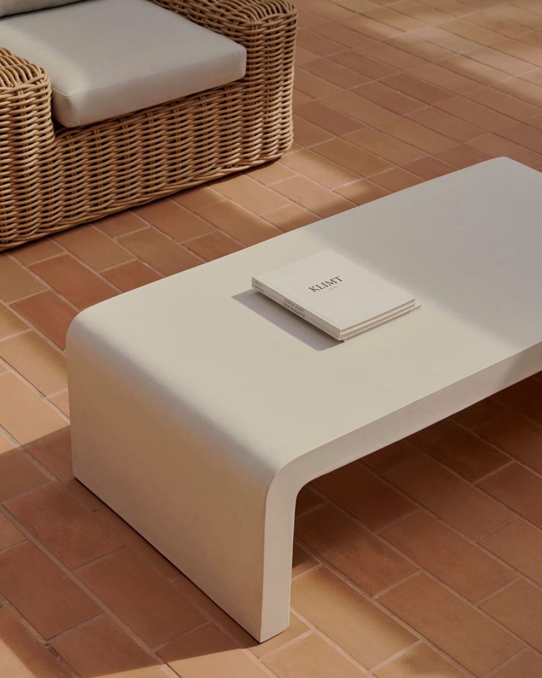 table basse design en béton
