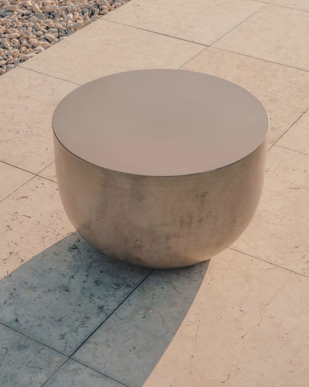table basse ronde en beton
