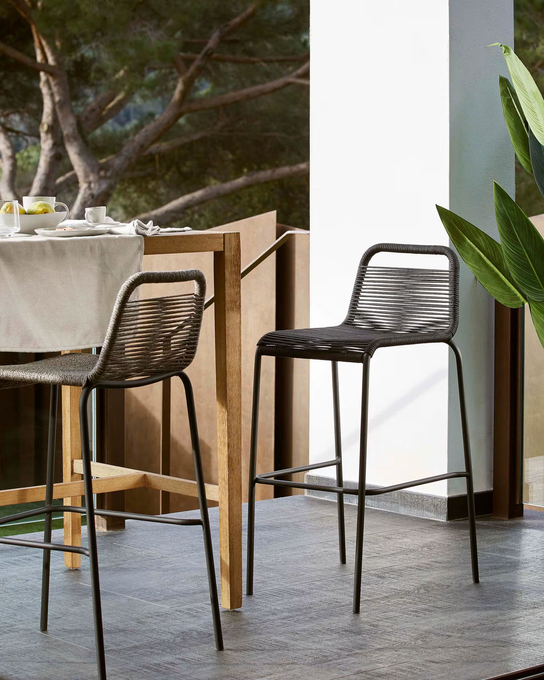 tabouret exterieur en acier