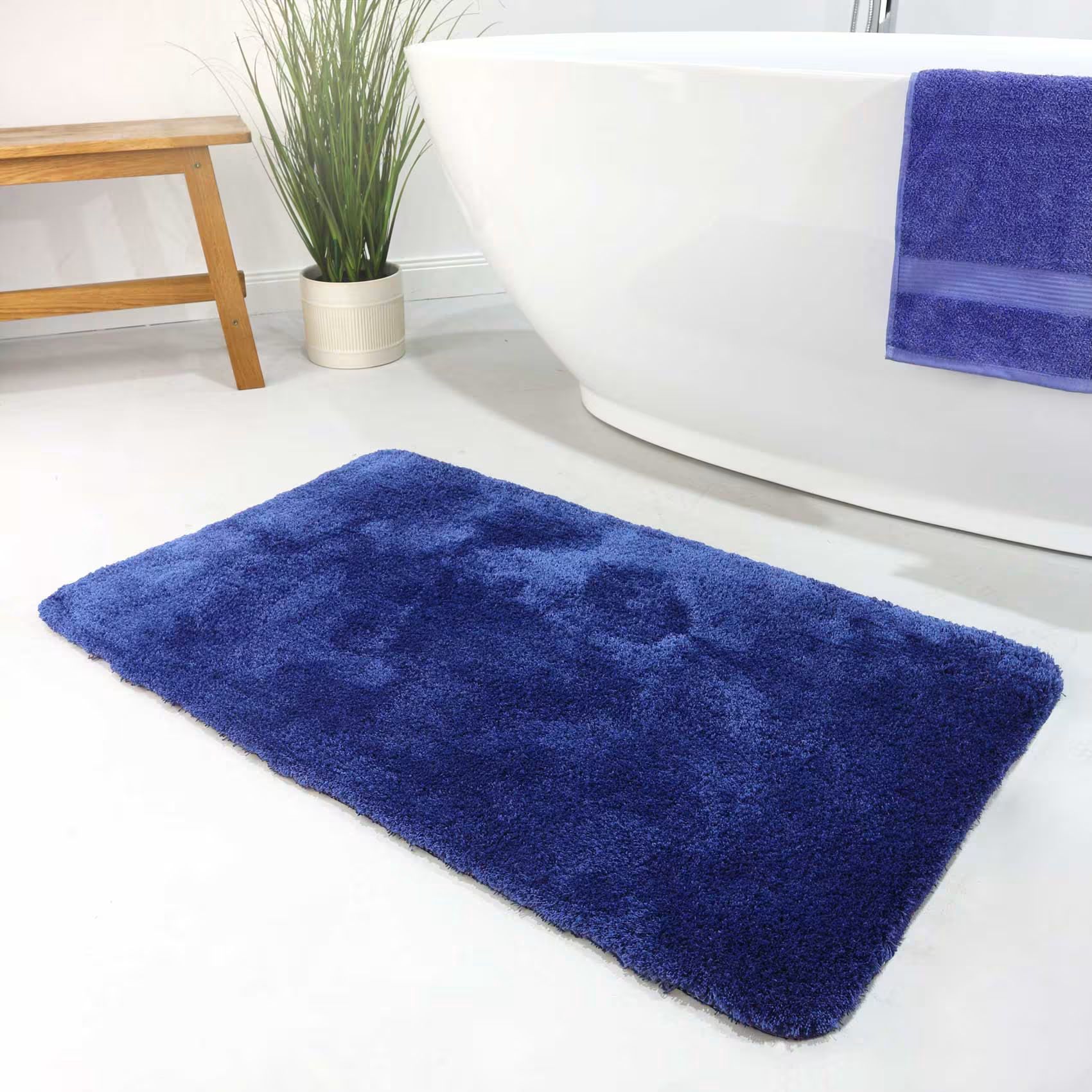 Tapis de bain microfibre antidérapant bleu marine 60x100