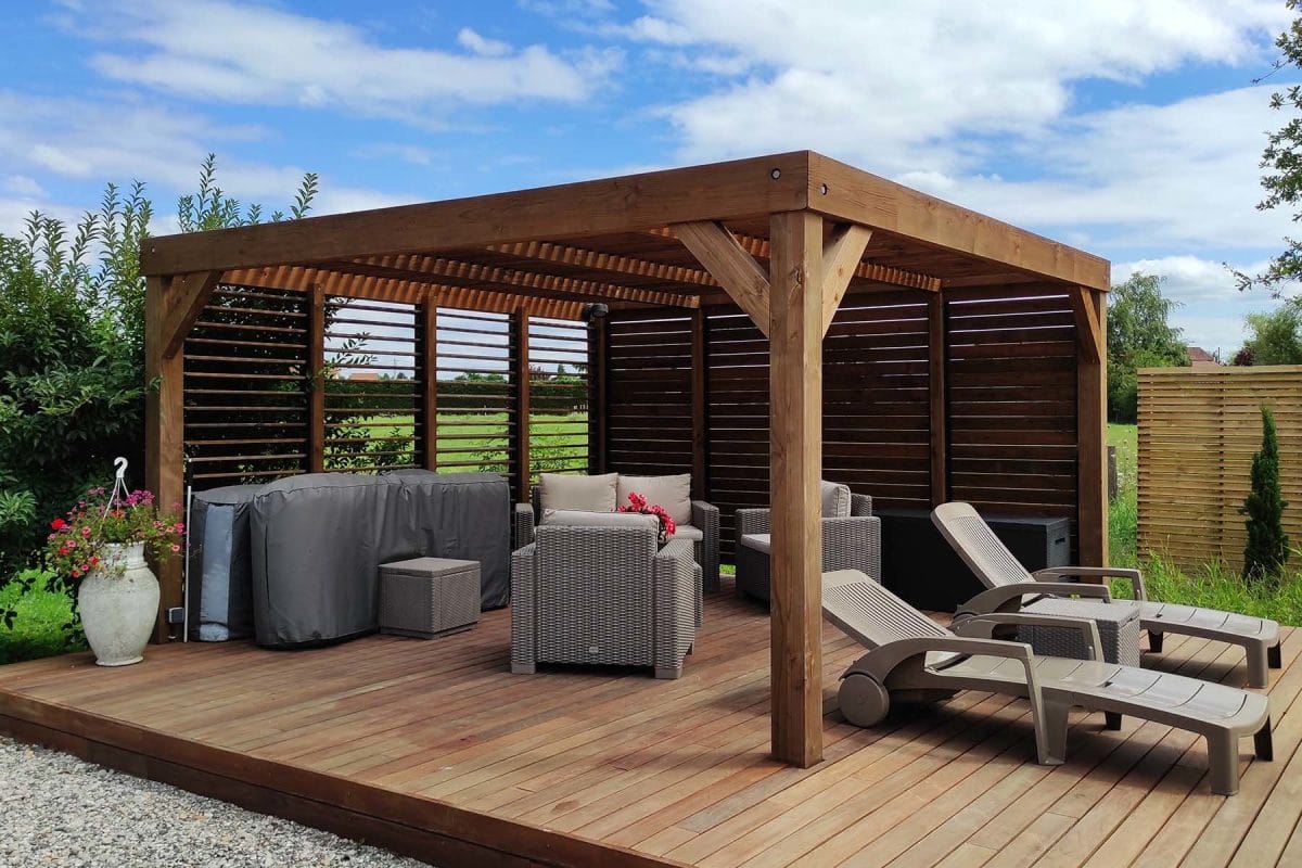 Pergola bois avec lames