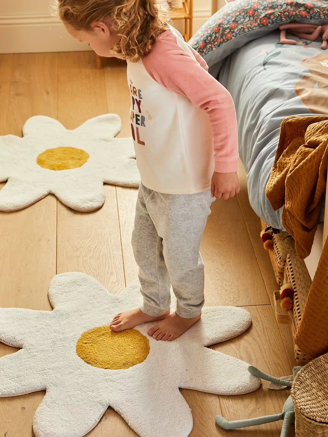 tapis fleur chambre fille